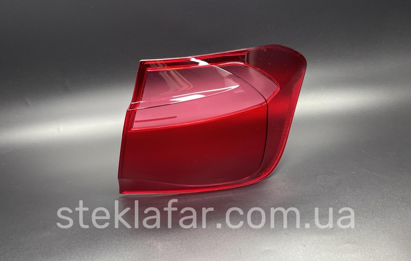 Стекло заднего фонаря BMW F30/F31 (2016-2018) внешний