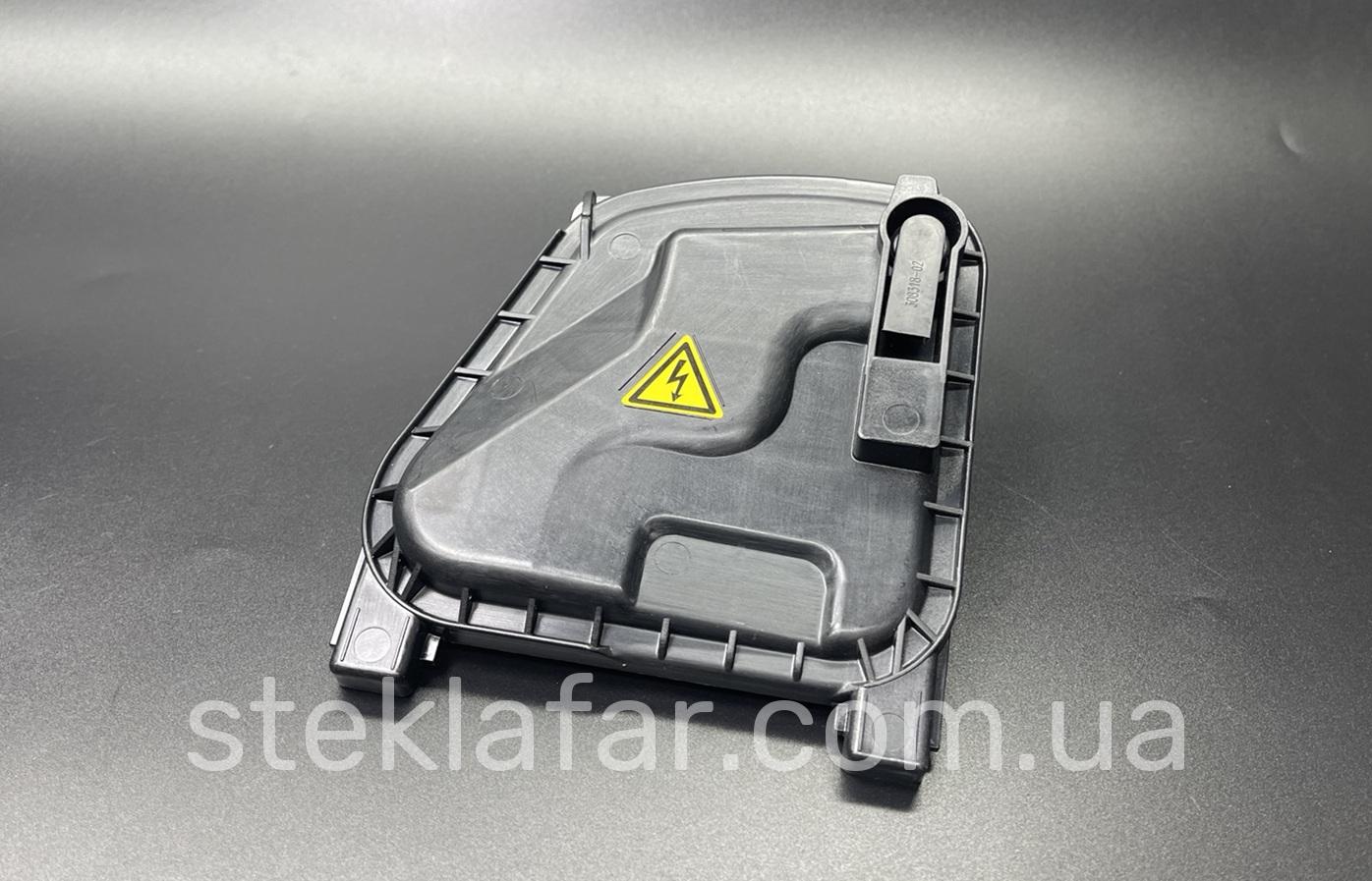 Крышка корпуса фары Audi Q5 (2013-2017) внешняя