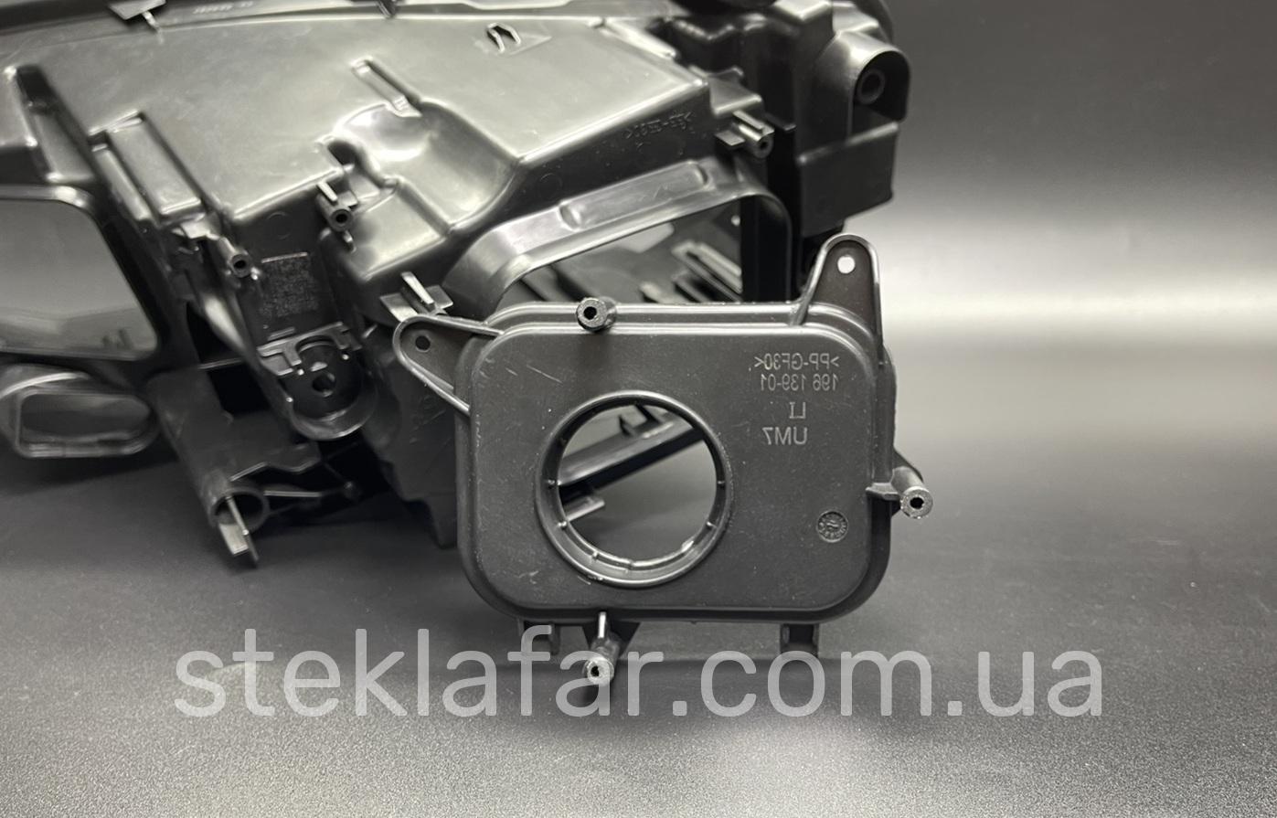 Задняя кришка корпуса фары Volkswagen Touareg (2015-2018)