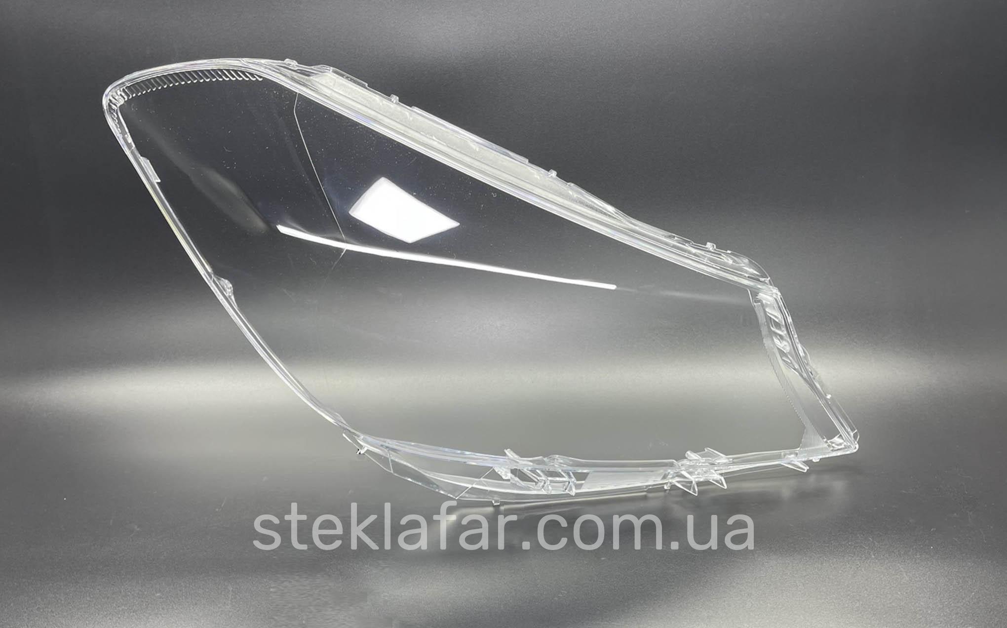 Стекло фары Toyota Yaris XP130 (2011-2014)